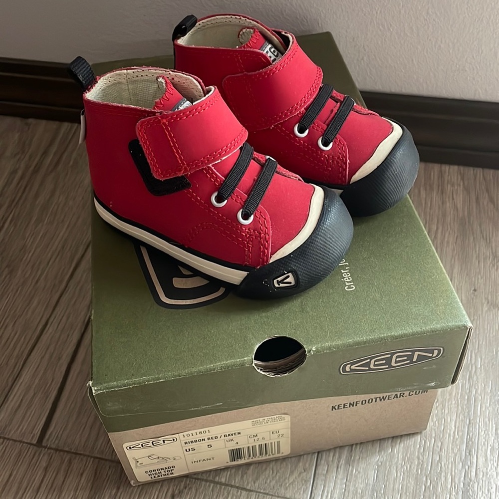 KEEN toddler baby shoes size 5 Brand NEW in original BOX High Top